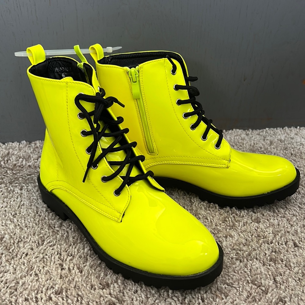 Top Moda rain boots size 6.5 neon yellow rain ankle boots brand new. Never worn